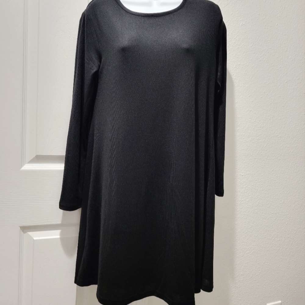 Black long sleeve dress